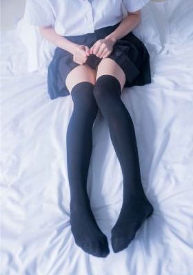 《年轻女教师_免费在线观看