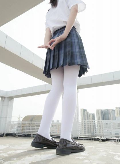 女大学生的沙龙室女主_1080完整版观看